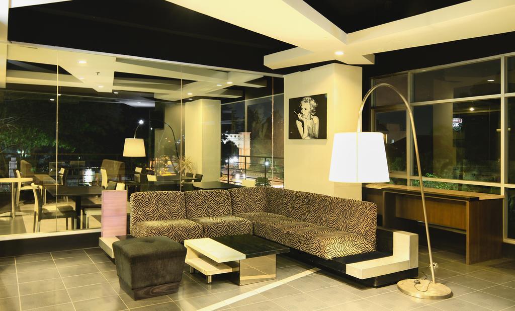 Cimahi Valore Hotel מראה חיצוני תמונה
