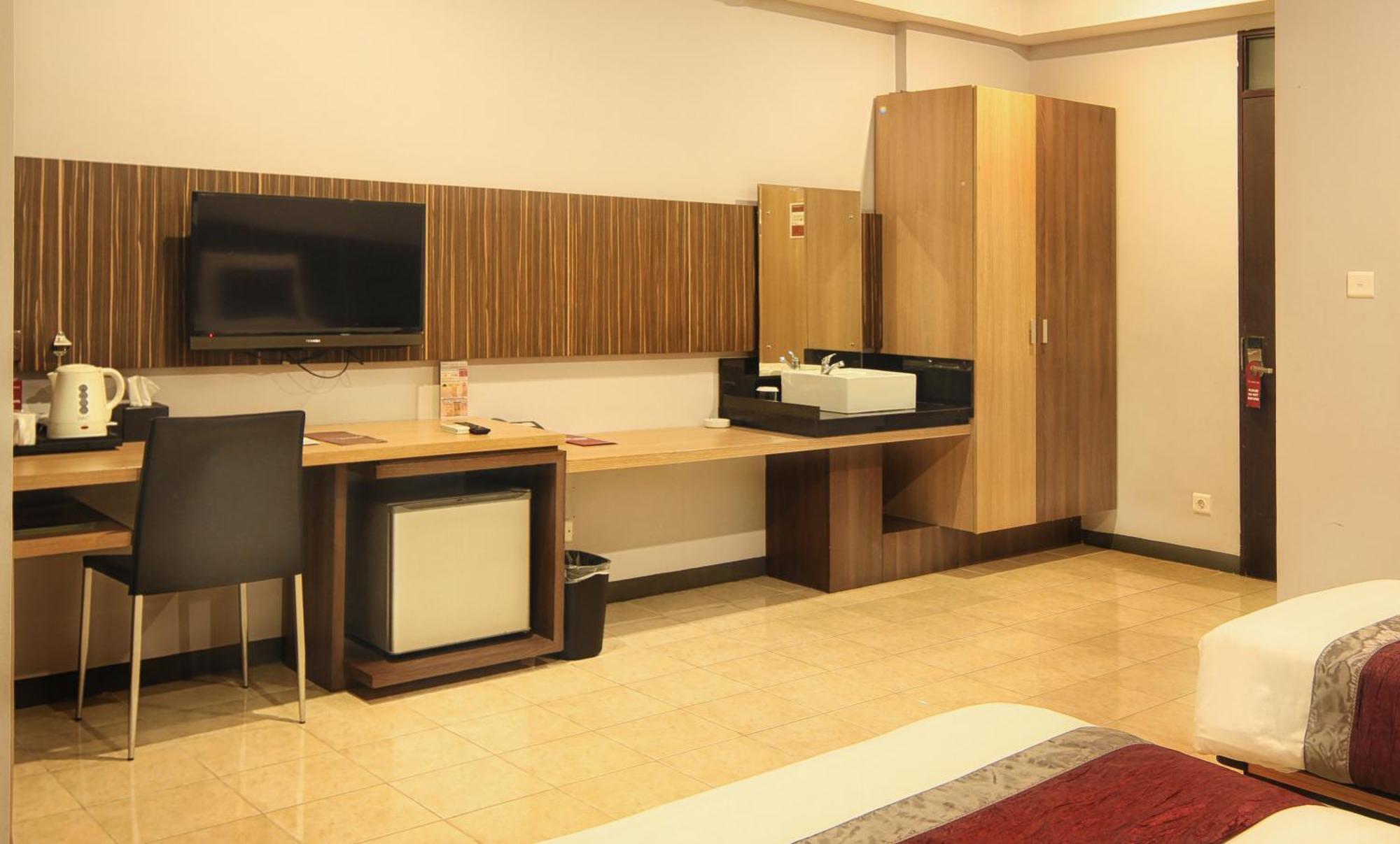 Cimahi Valore Hotel מראה חיצוני תמונה