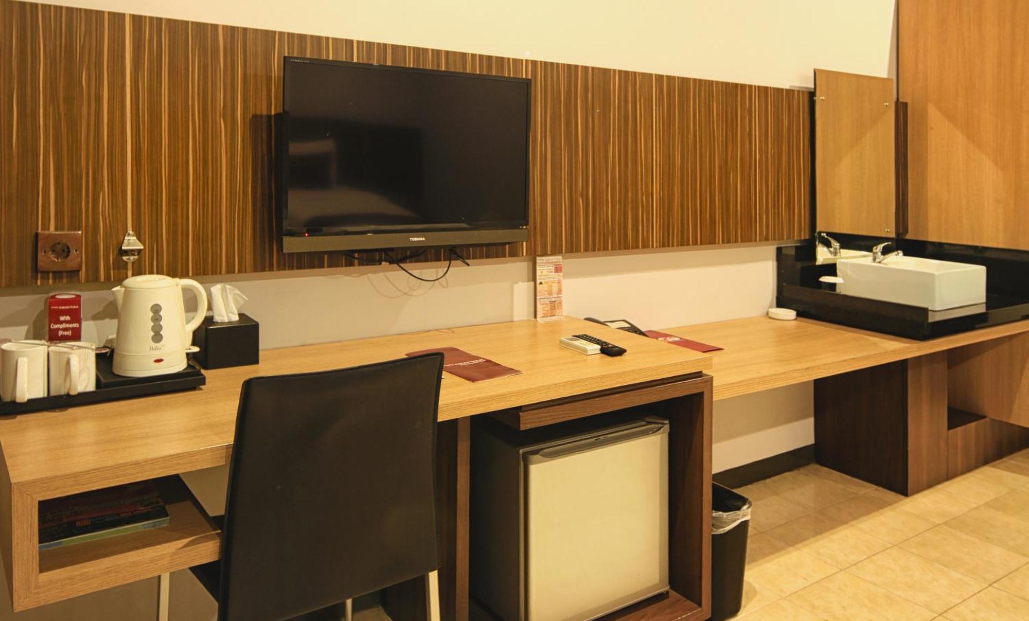 Cimahi Valore Hotel מראה חיצוני תמונה